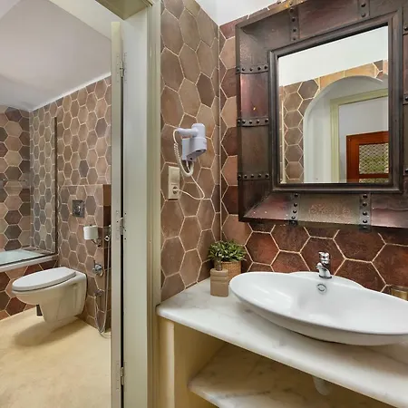 Anastasia Villa *